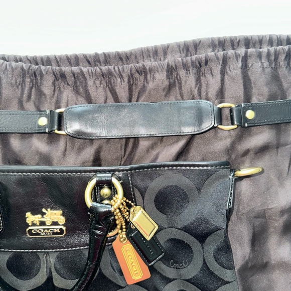 Coach Black Shoulder Bag with Textured Design - Picture 11 of 13